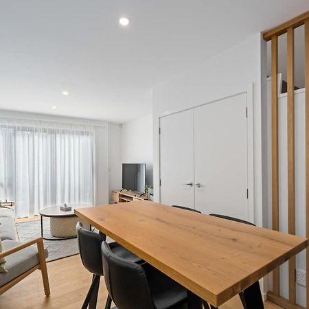 Alps And Lake Retreat Wanaka Albert Town Εξωτερικό φωτογραφία