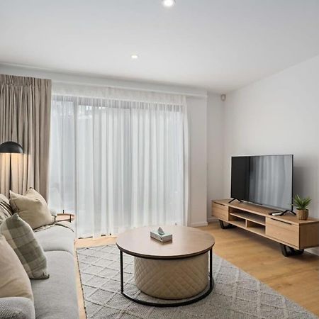 Alps And Lake Retreat Wanaka Albert Town Εξωτερικό φωτογραφία