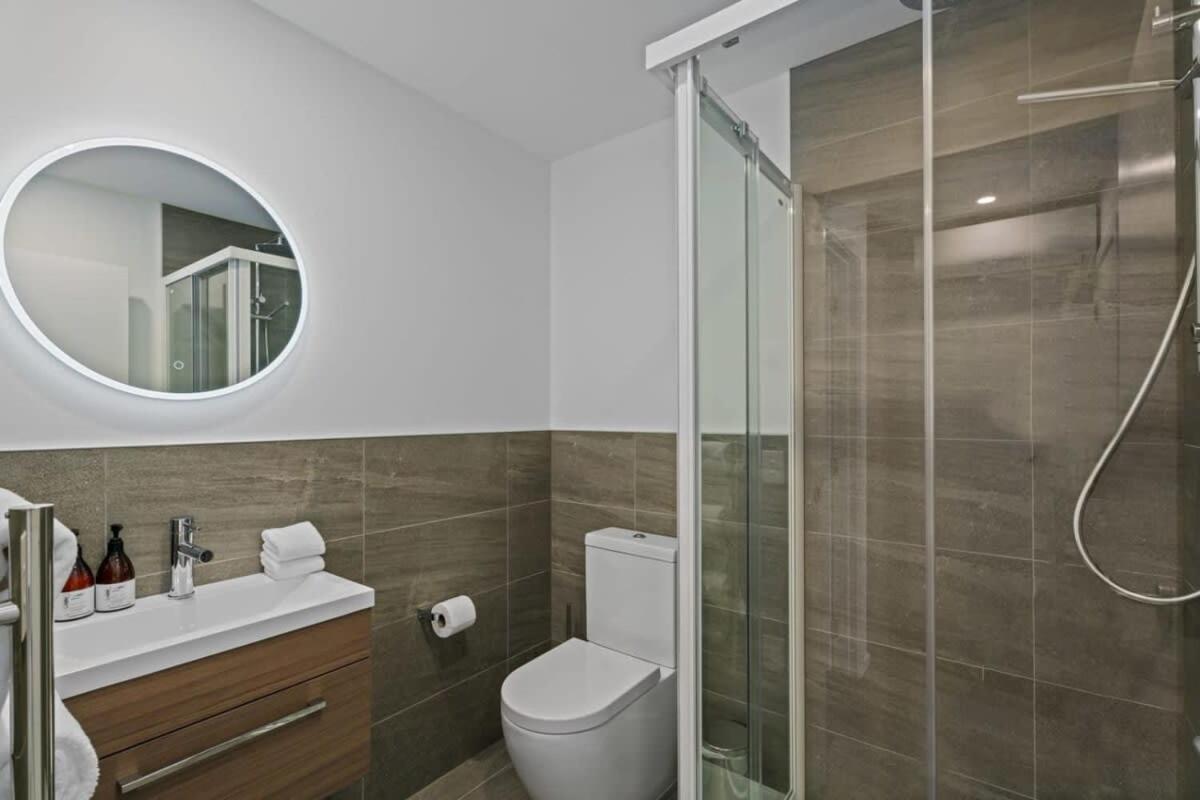 Alps And Lake Retreat Wanaka Albert Town Εξωτερικό φωτογραφία