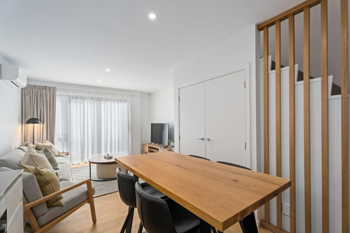 Alps And Lake Retreat Wanaka Albert Town Εξωτερικό φωτογραφία