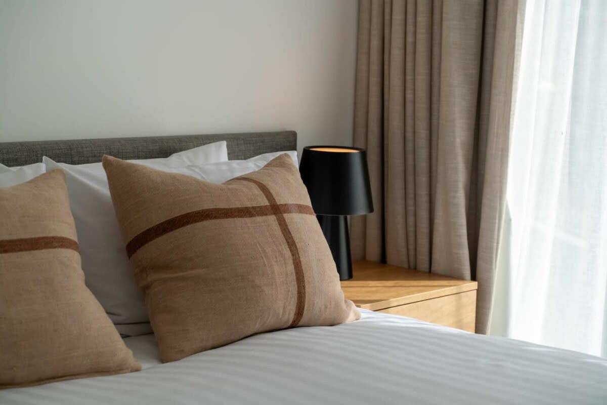 Alps And Lake Retreat Wanaka Albert Town Εξωτερικό φωτογραφία