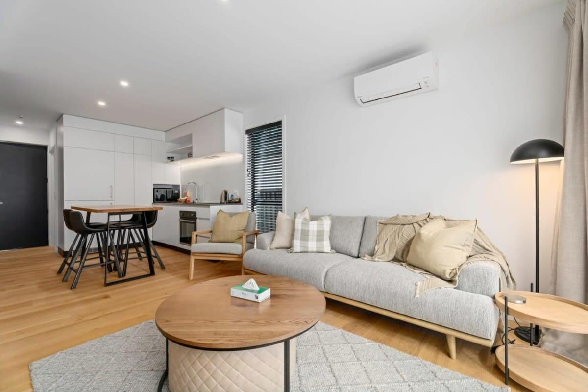 Alps And Lake Retreat Wanaka Albert Town Εξωτερικό φωτογραφία