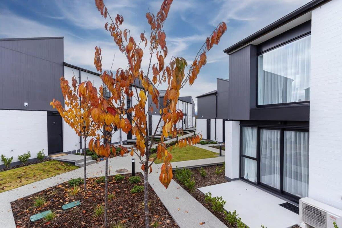 Alps And Lake Retreat Wanaka Albert Town Εξωτερικό φωτογραφία