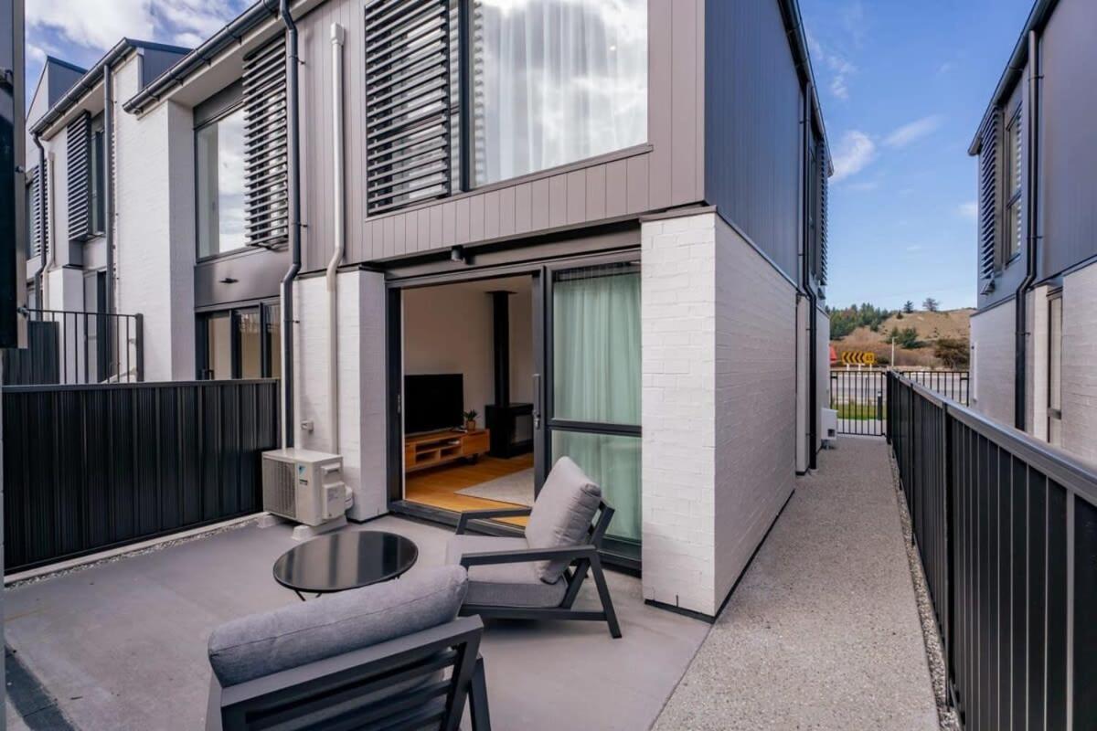 Alps And Lake Retreat Wanaka Albert Town Εξωτερικό φωτογραφία